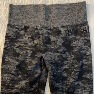 Gymshark black camo seamless leggings (size medium)- like new